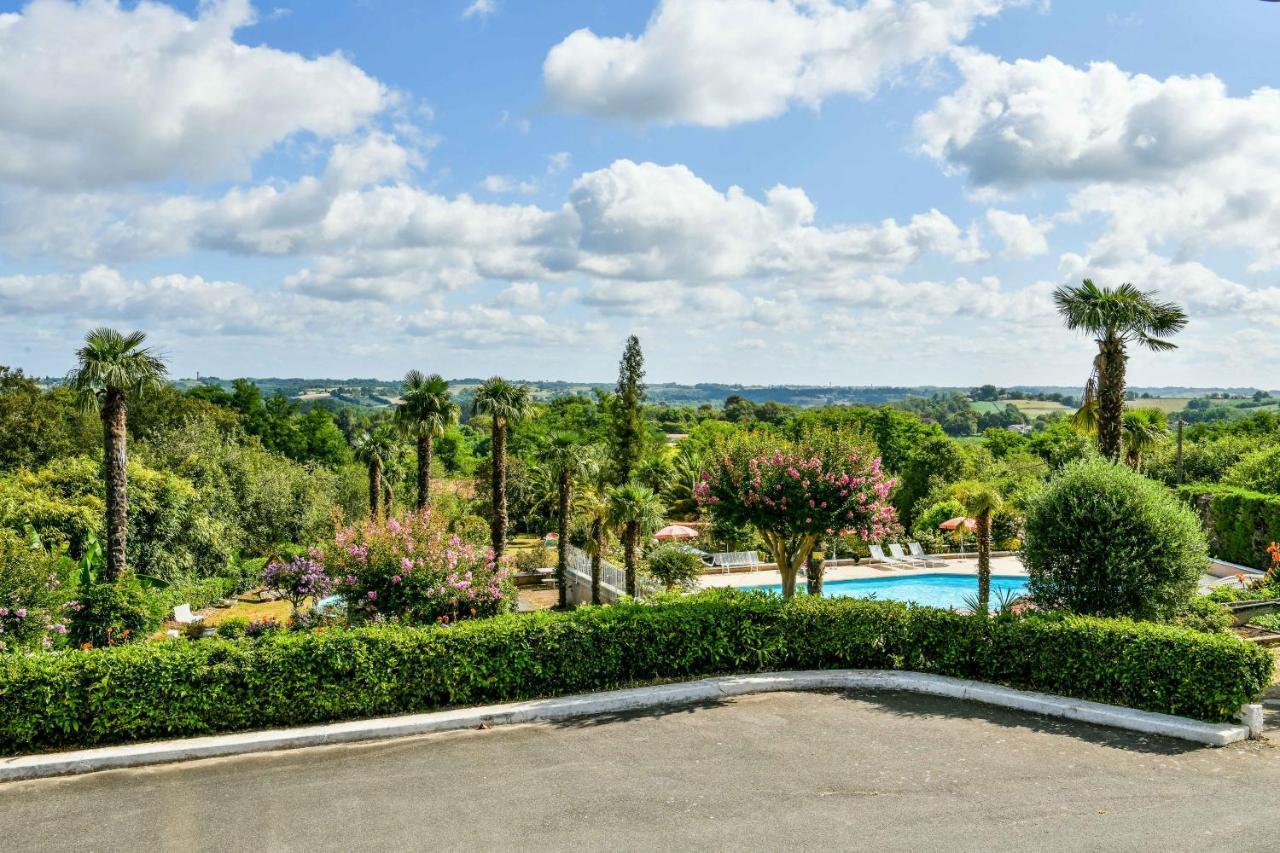 Aux Tauzins Hotel Montfort-en-Chalosse ภายนอก รูปภาพ