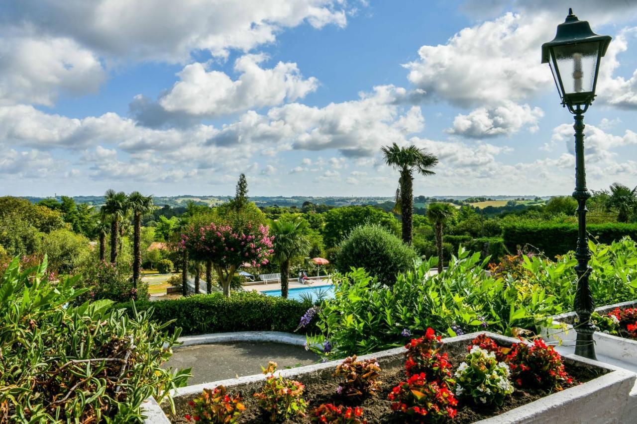 Aux Tauzins Hotel Montfort-en-Chalosse ภายนอก รูปภาพ