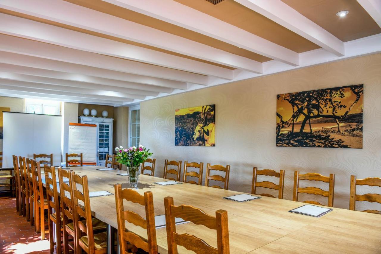 Aux Tauzins Hotel Montfort-en-Chalosse ภายนอก รูปภาพ