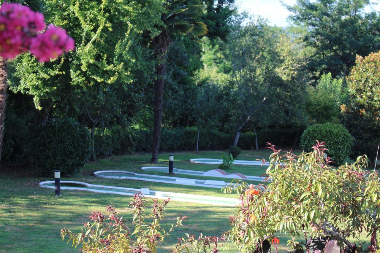 Aux Tauzins Hotel Montfort-en-Chalosse ภายนอก รูปภาพ