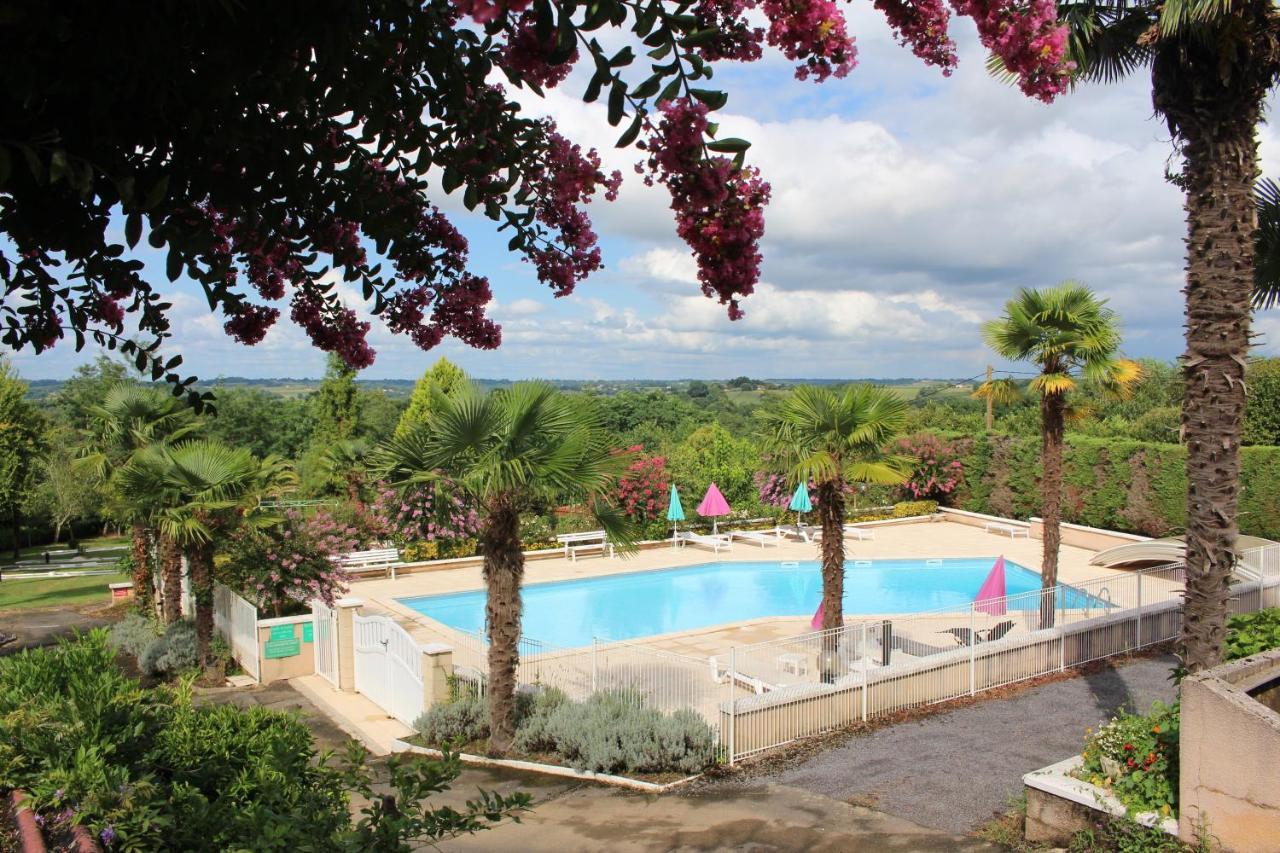 Aux Tauzins Hotel Montfort-en-Chalosse ภายนอก รูปภาพ