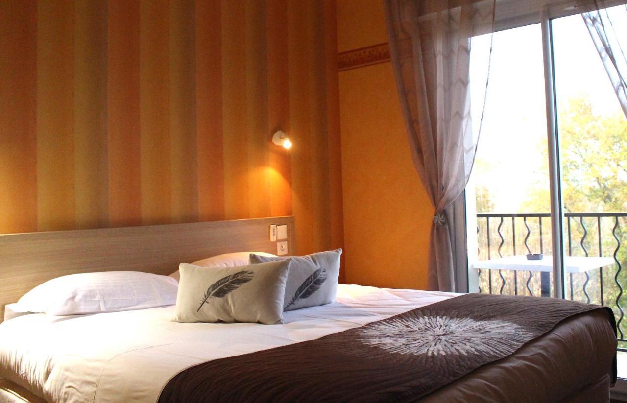 Aux Tauzins Hotel Montfort-en-Chalosse ภายนอก รูปภาพ